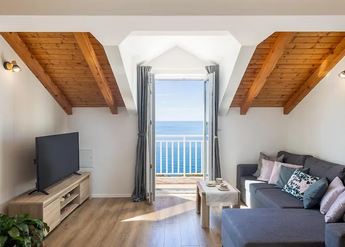 アパート M&k ムリニ