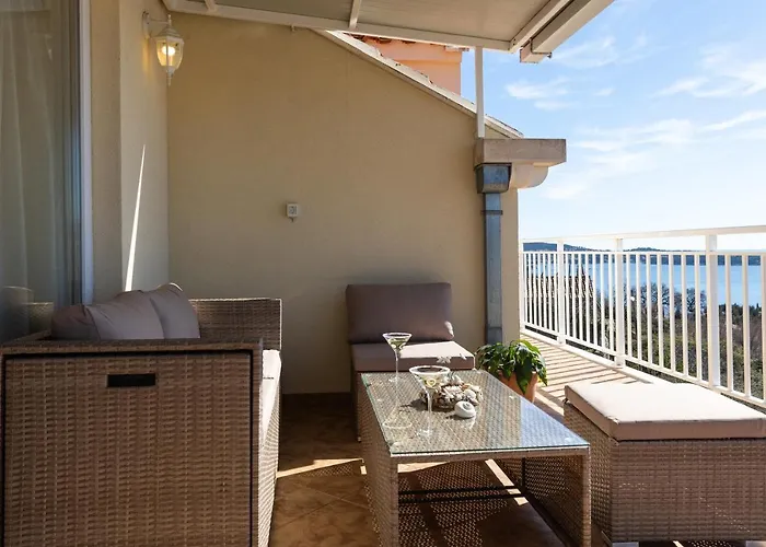 アパート M&k ムリニ